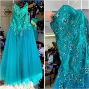 Teal Gems / Jewels Prom Dress Size 12 Poofy Cinderella
